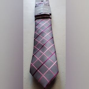 Geoffrey Beene Tie & Pocket Square
